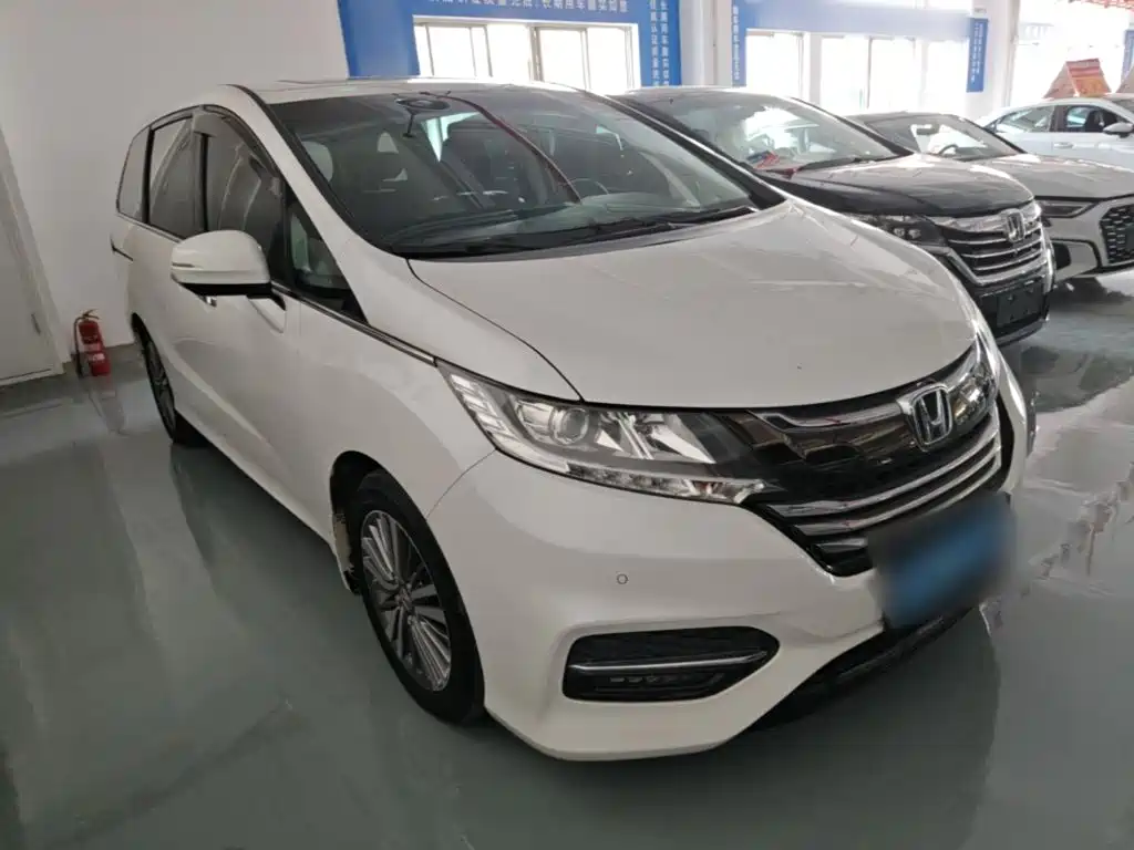 Honda Odyssey — фото 10