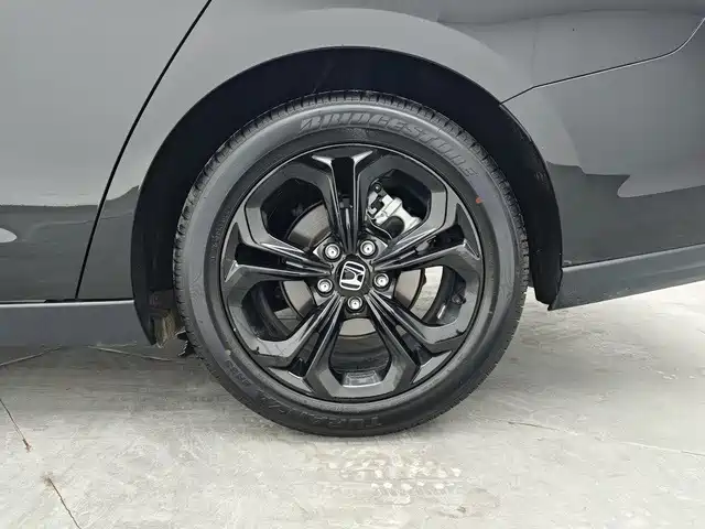 Honda Accord — фото 11