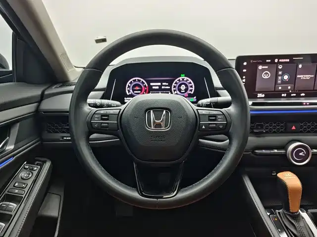 Honda Accord — фото 7