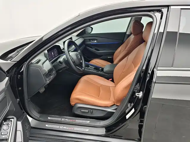 Honda Accord — фото 8