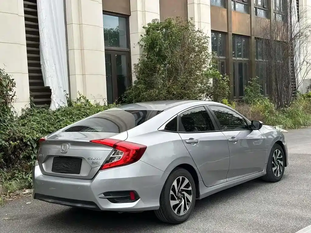 Honda Civic — фото 4