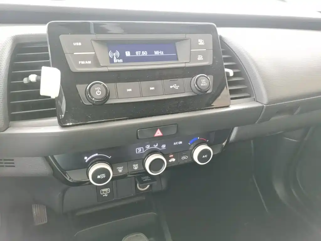 Honda Fit — фото 13
