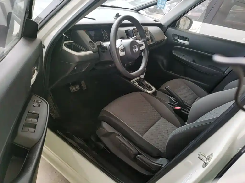 Honda Fit — фото 15