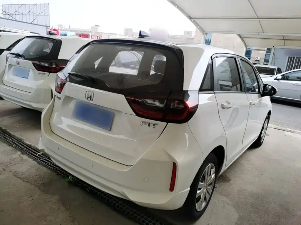 Honda Fit — фото 7