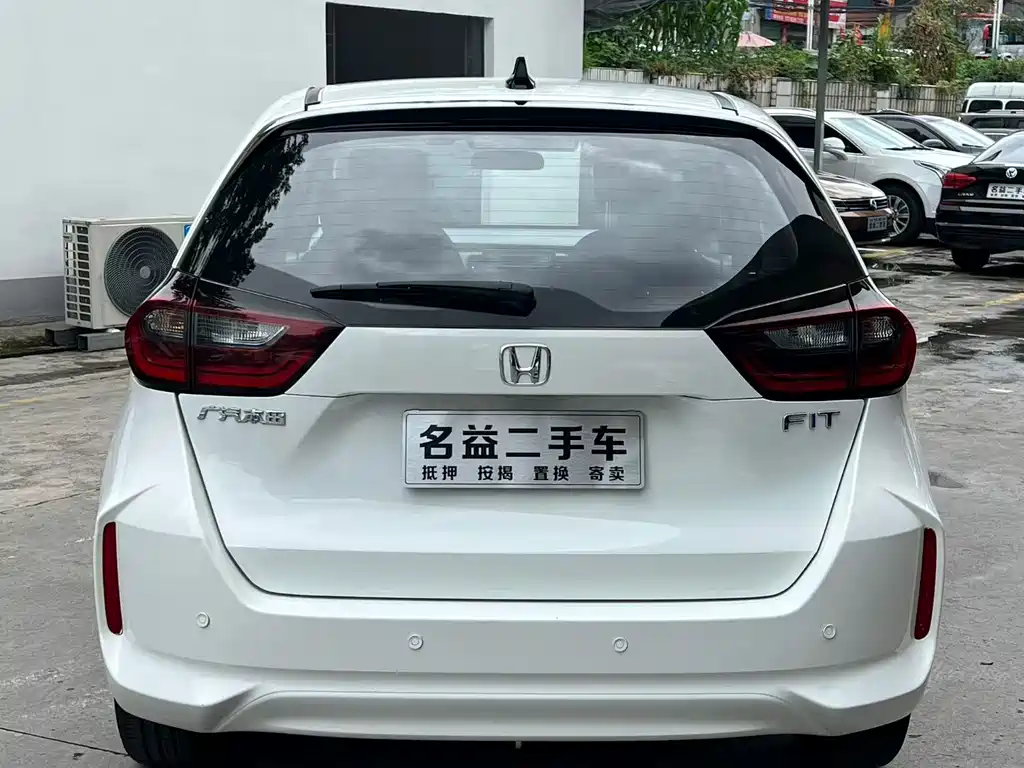 Honda Fit — фото 4