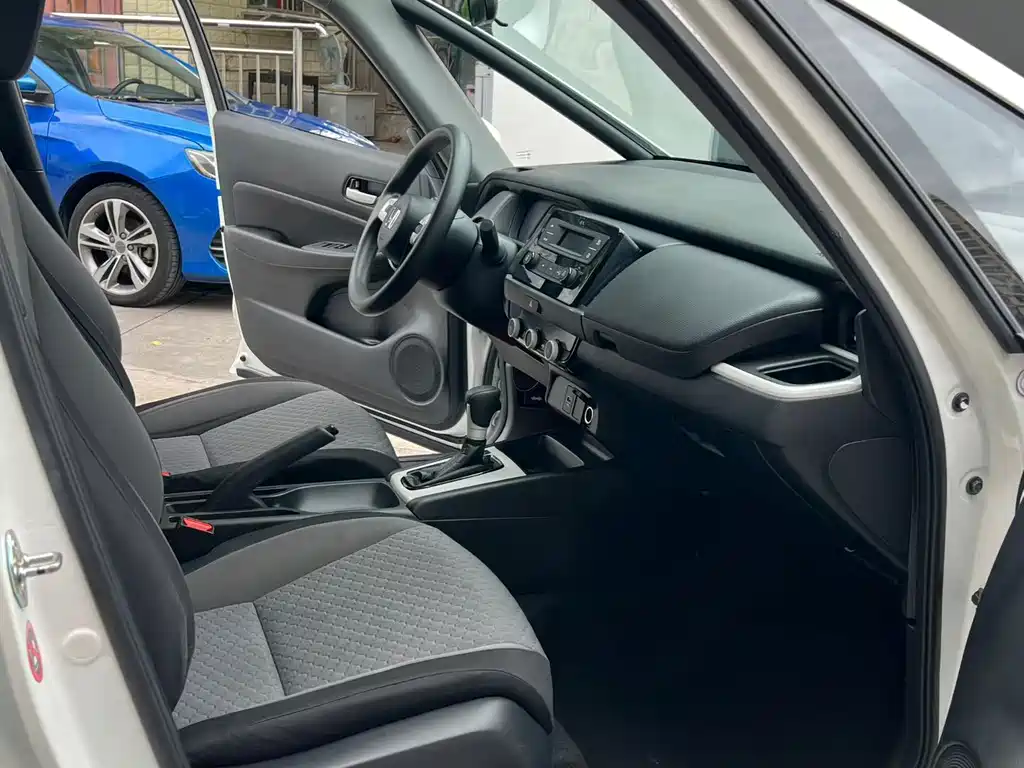 Honda Fit — фото 8