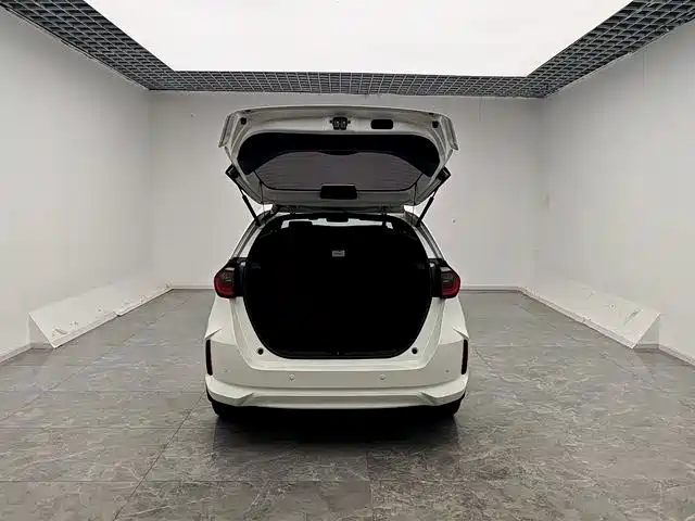 Honda Fit — фото 11