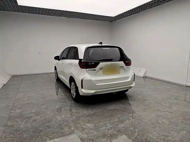 Honda Fit — фото 4
