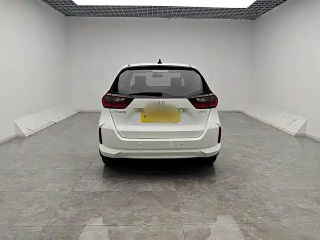Honda Fit — фото 5