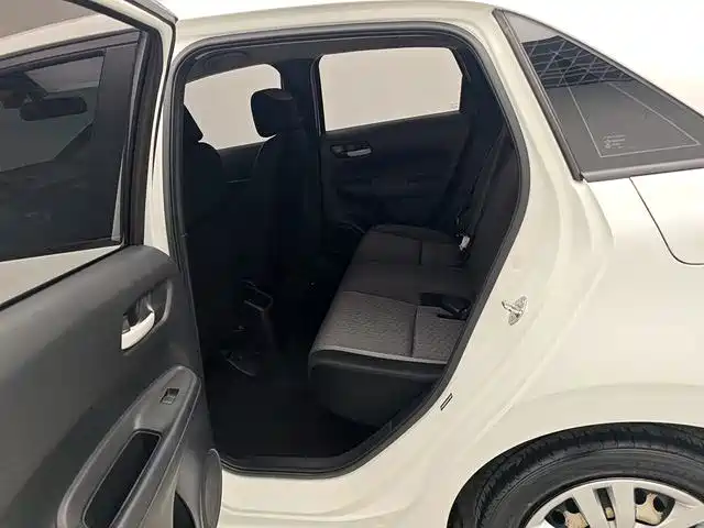 Honda Fit — фото 10