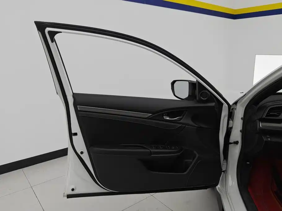 Honda Civic — фото 7
