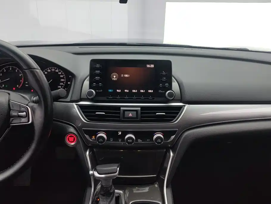 Honda Accord — фото 13