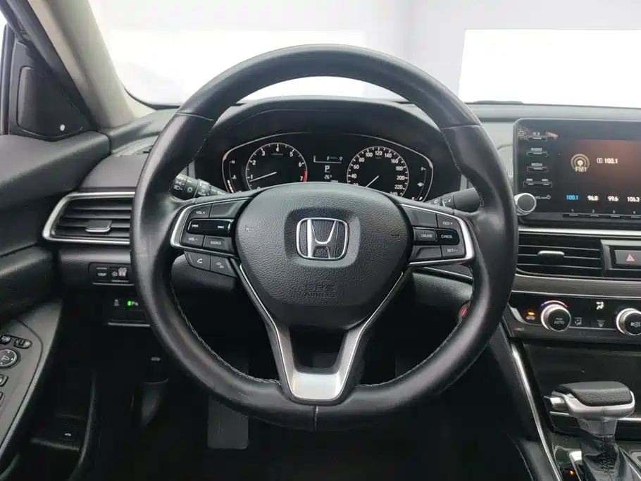 Honda Accord — фото 15
