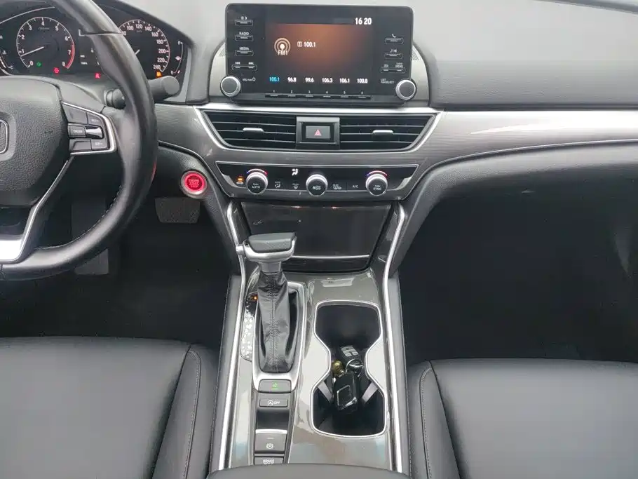 Honda Accord — фото 16