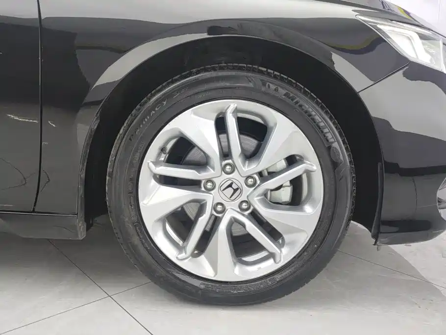 Honda Accord — фото 6