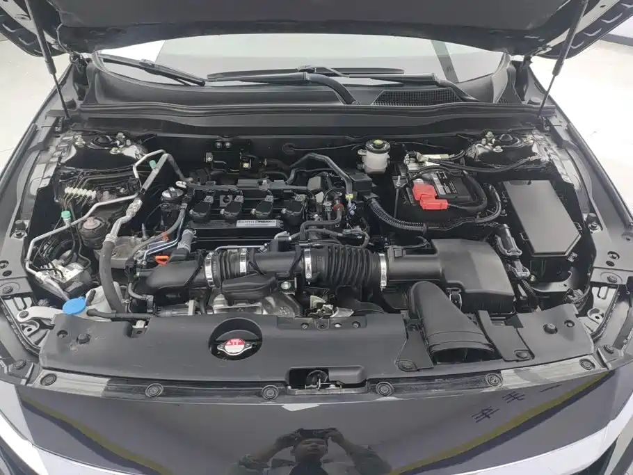 Honda Accord — фото 10