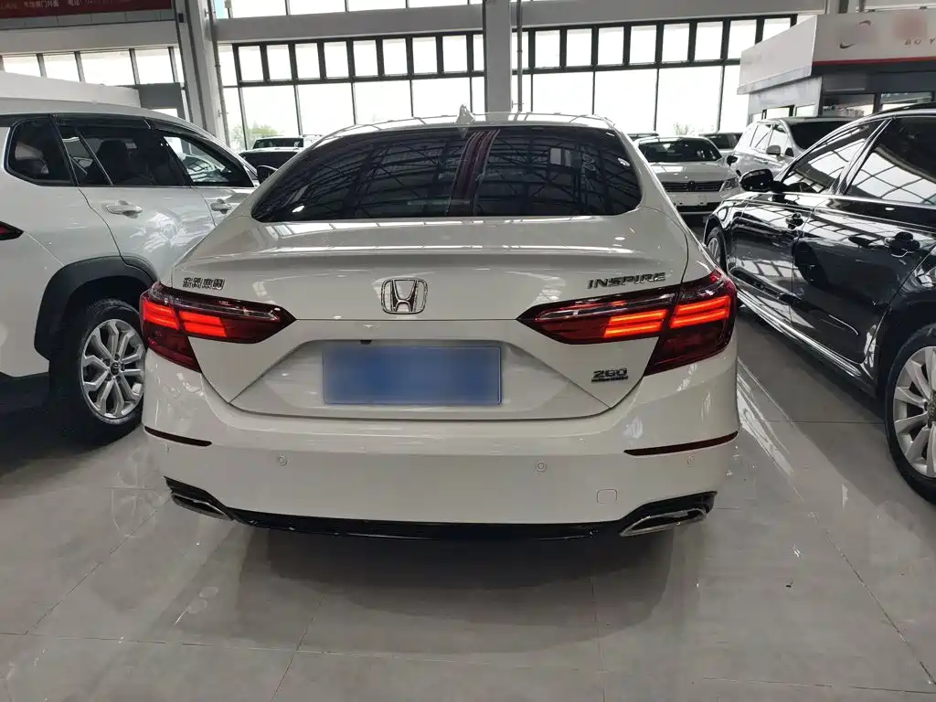 Honda Inspire — фото 6