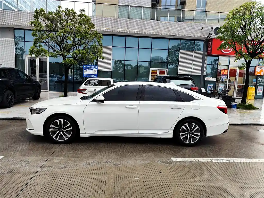 Honda Inspire — фото 3