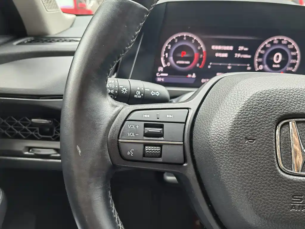 Honda Accord — фото 25