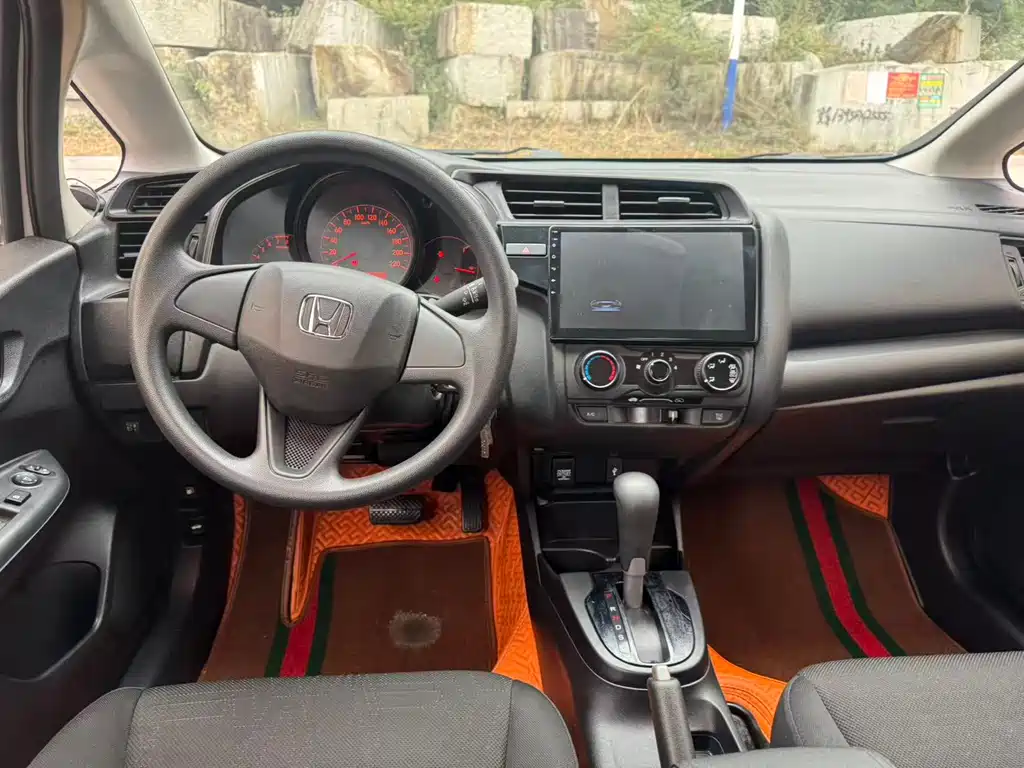 Honda Fit — фото 5