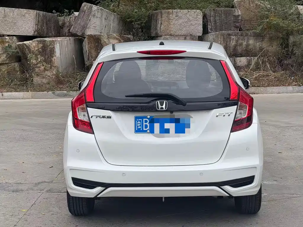 Honda Fit — фото 7