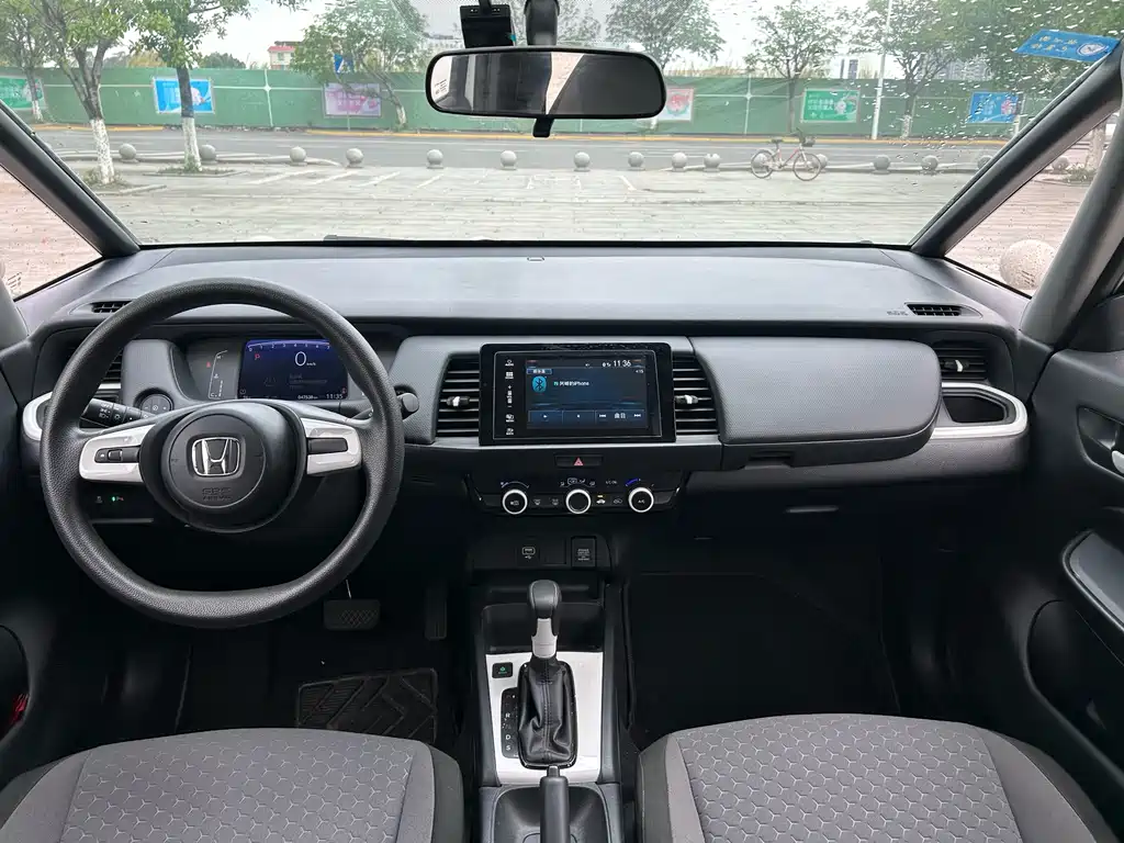 Honda Fit — фото 4