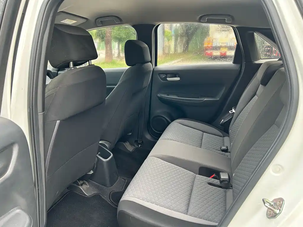 Honda Fit — фото 7