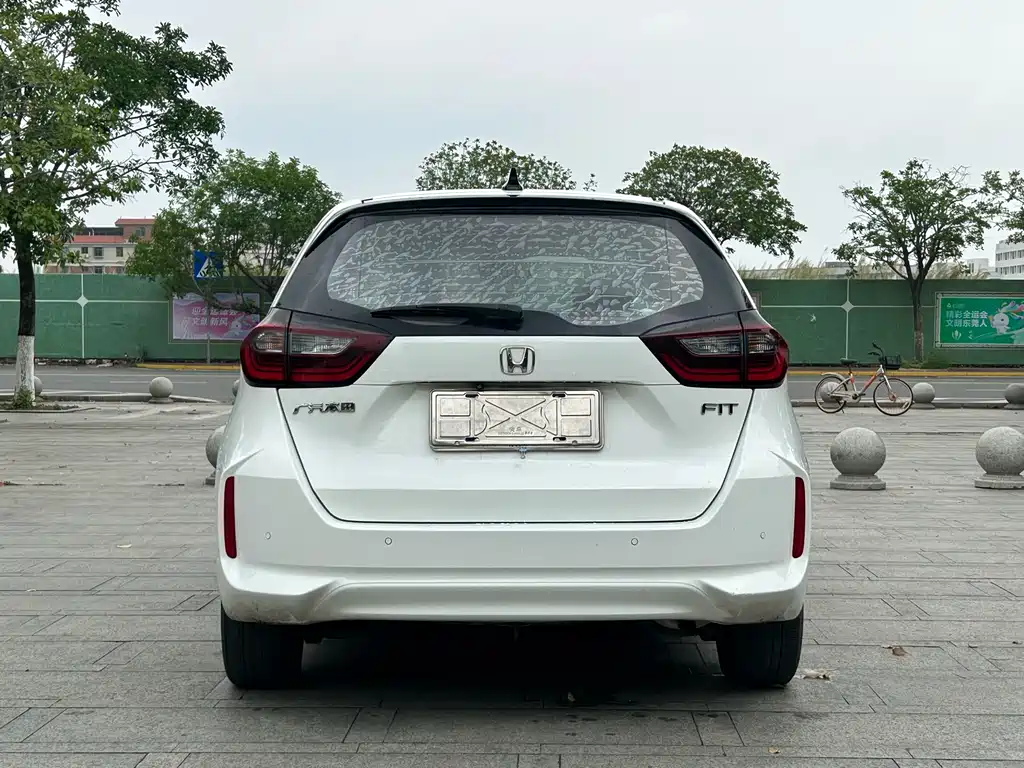 Honda Fit — фото 10