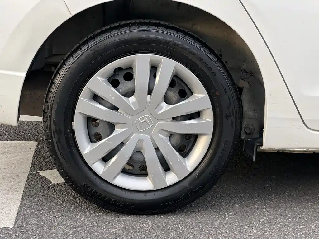 Honda Fit — фото 11