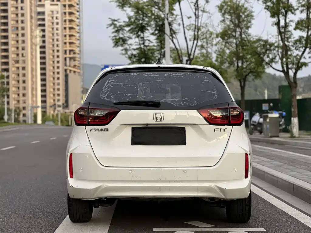 Honda Fit — фото 13