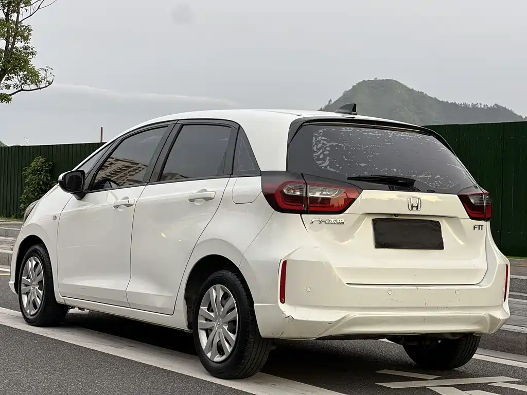Honda Fit — фото 14