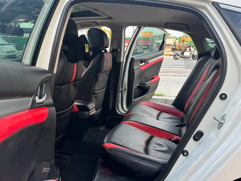 Honda Civic — фото 11