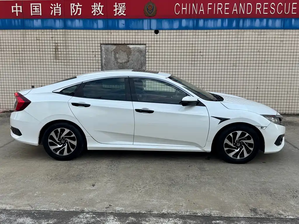Honda Civic — фото 4