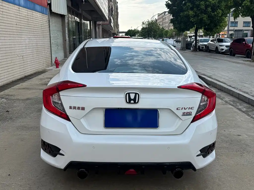 Honda Civic — фото 7