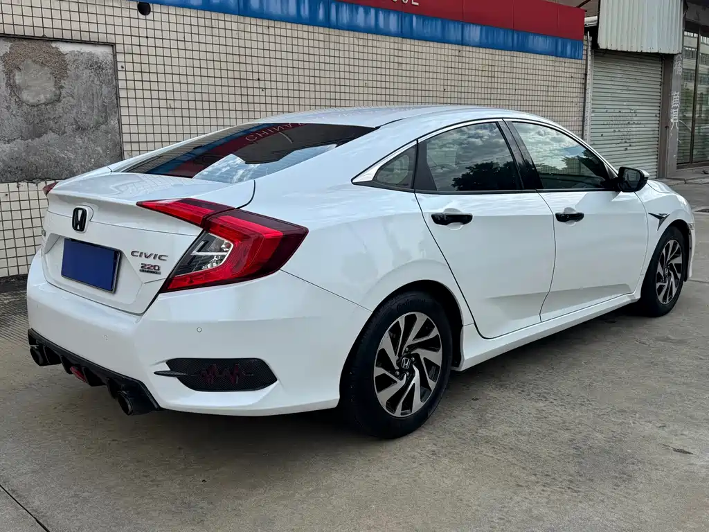 Honda Civic — фото 9