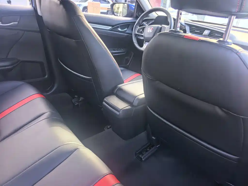 Honda Civic — фото 14