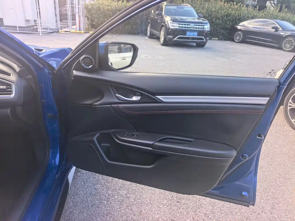 Honda Civic — фото 8