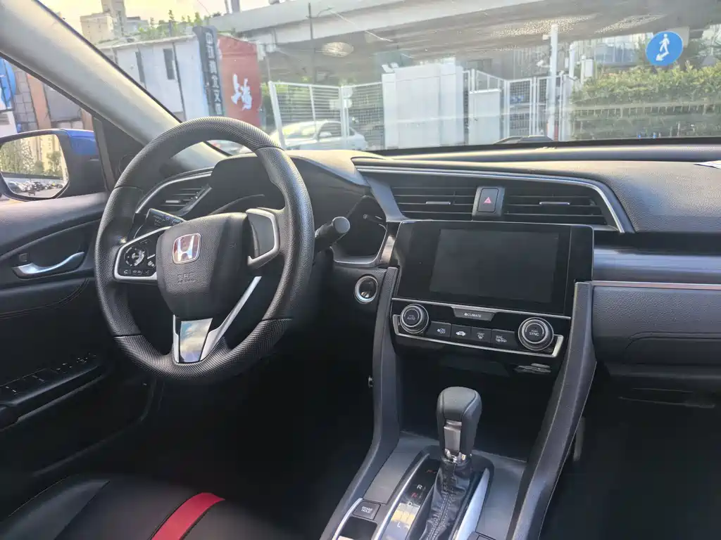 Honda Civic — фото 10
