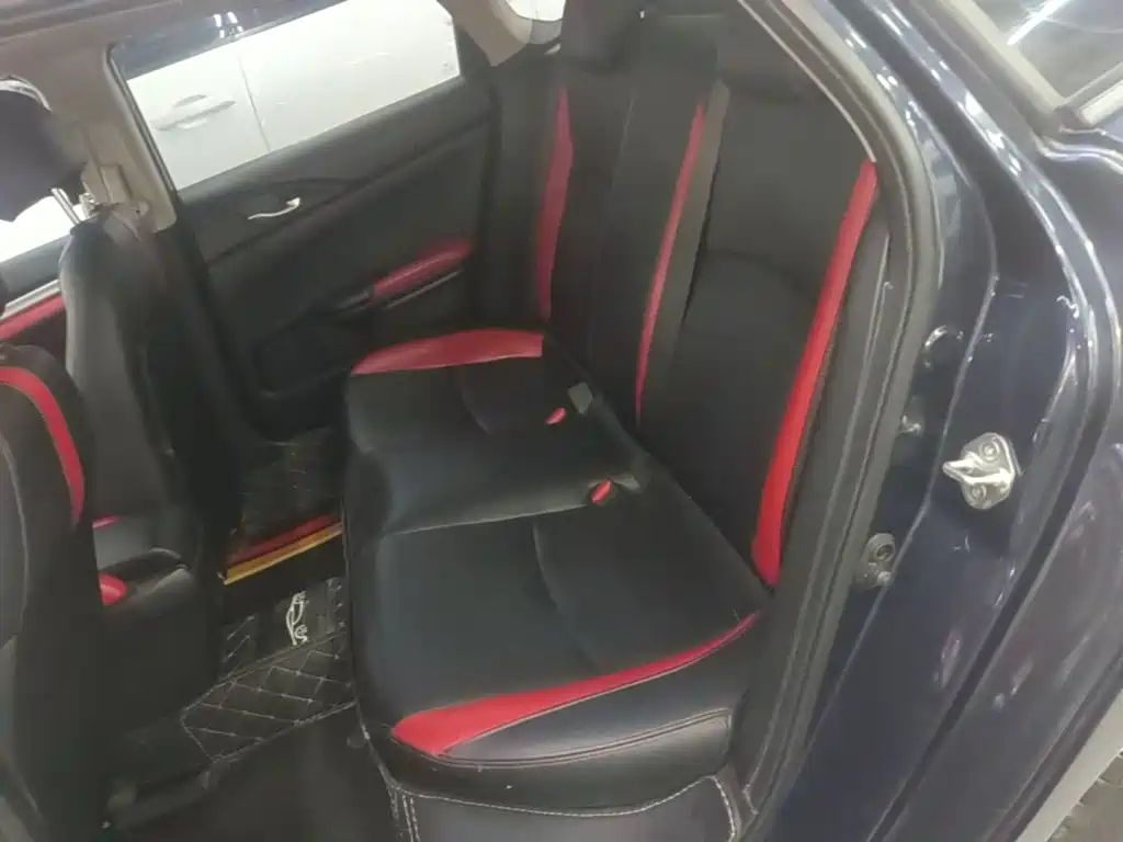 Honda Civic — фото 17