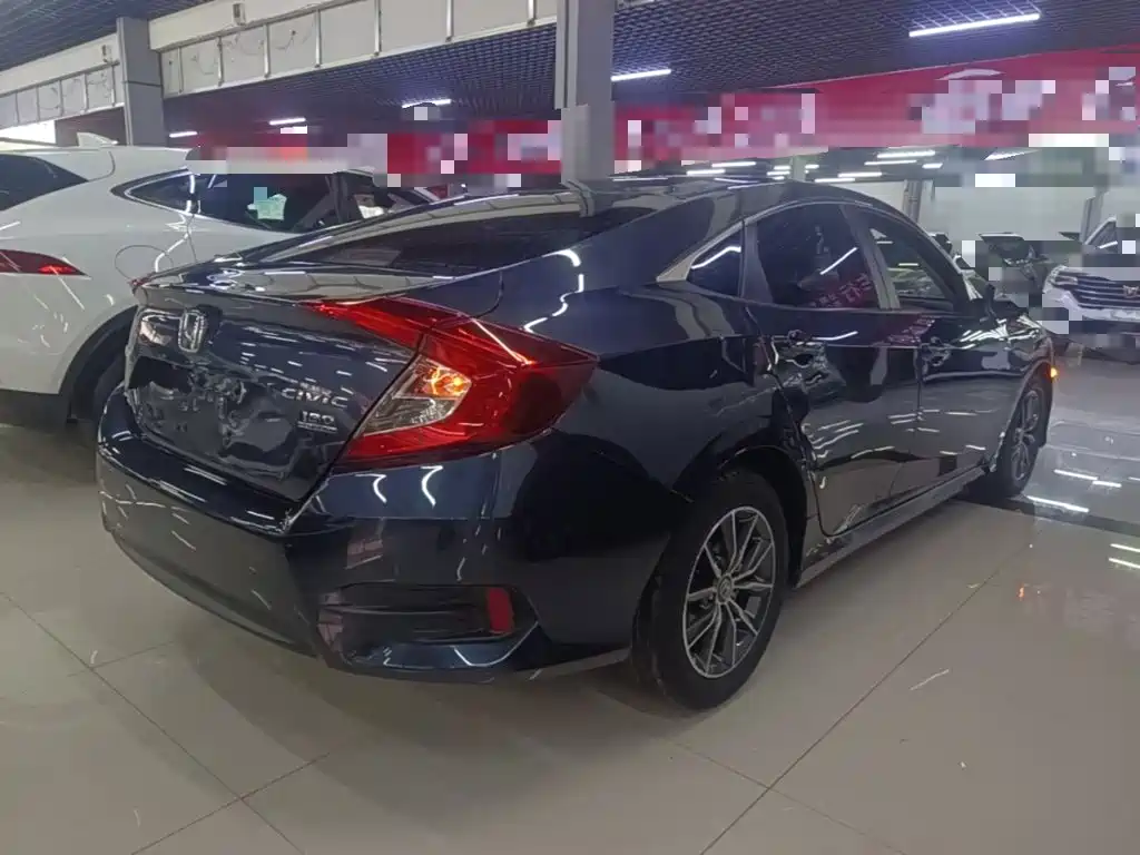 Honda Civic — фото 7