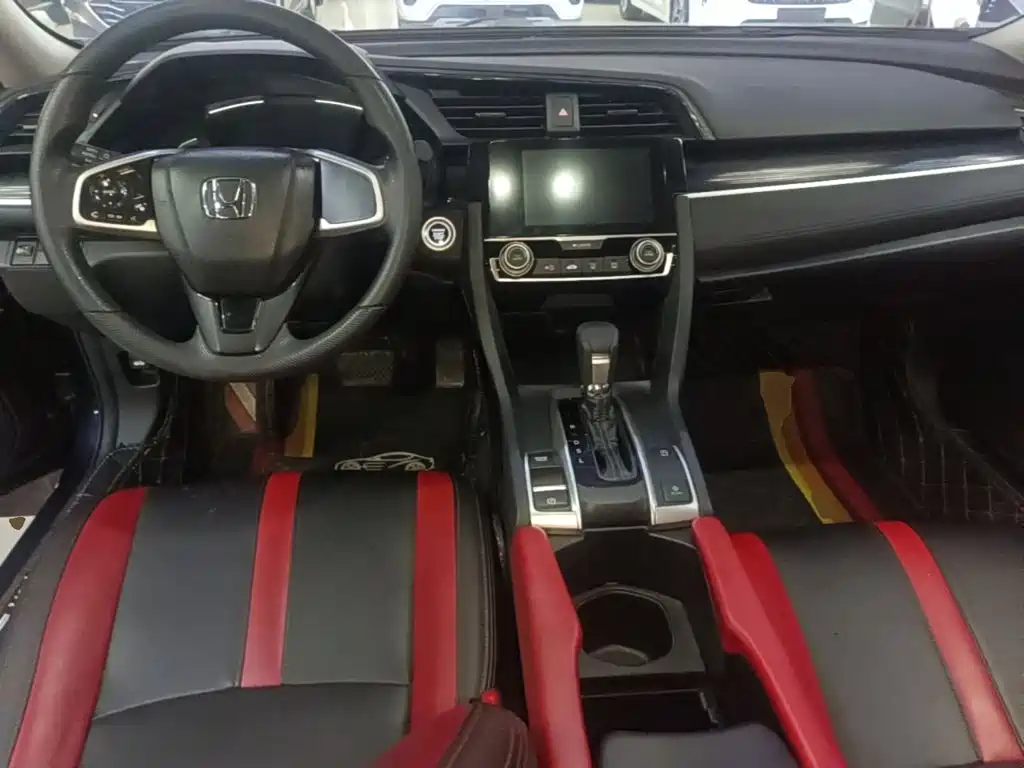 Honda Civic — фото 10
