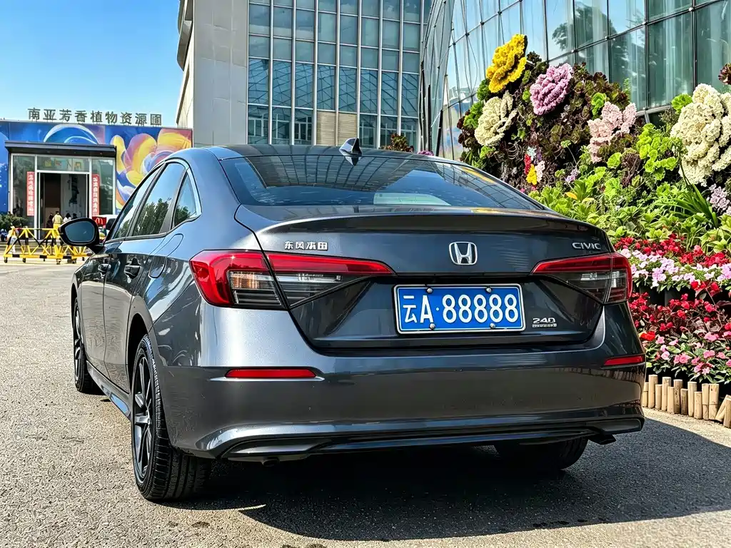 Honda Civic — фото 10