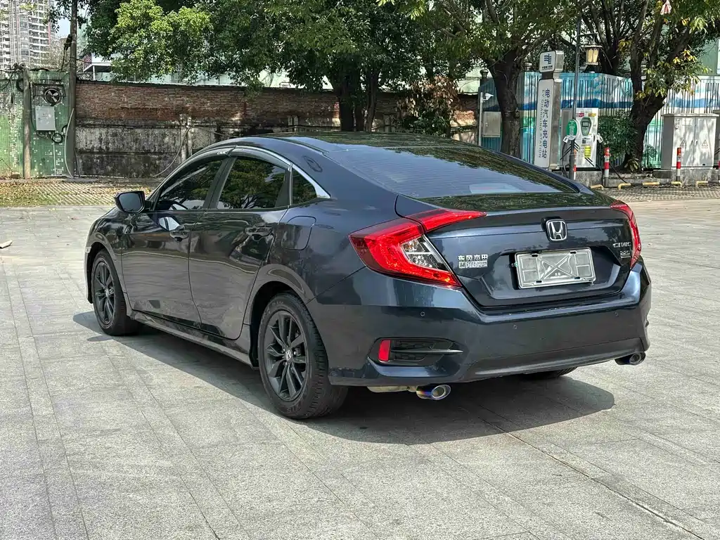 Honda Civic — фото 7
