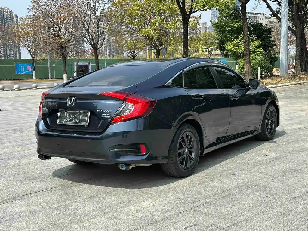 Honda Civic — фото 9