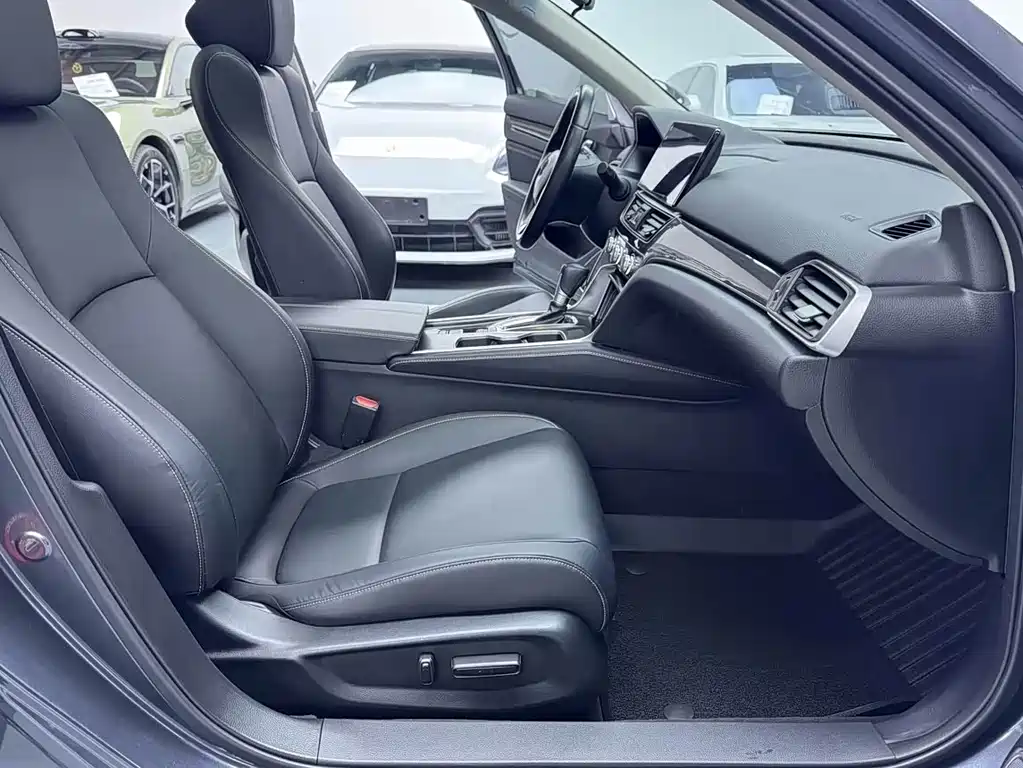 Honda Accord — фото 11