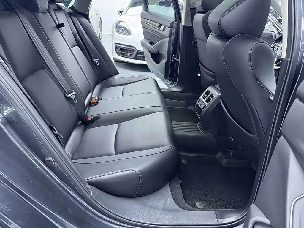 Honda Accord — фото 14