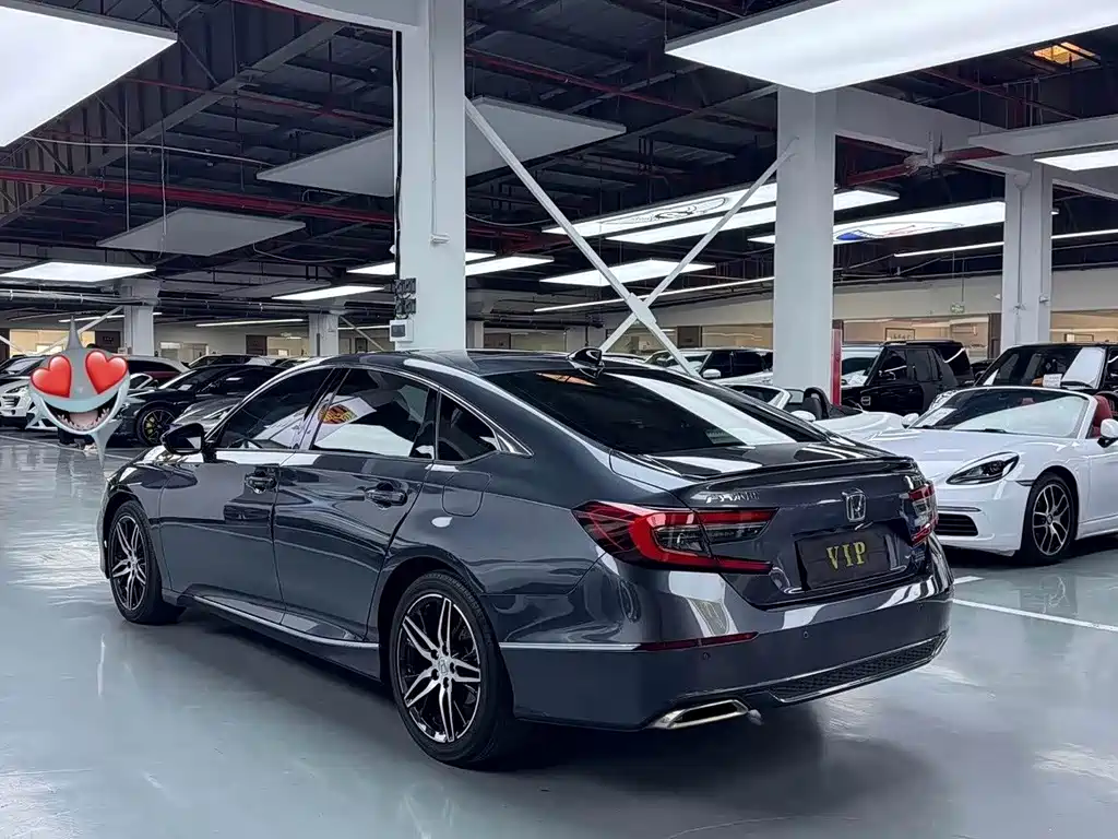 Honda Accord — фото 17