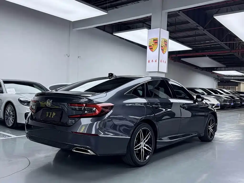 Honda Accord — фото 19