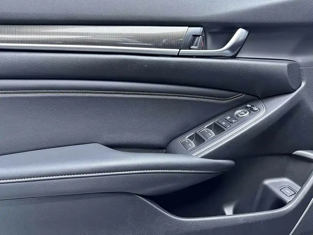 Honda Accord — фото 5