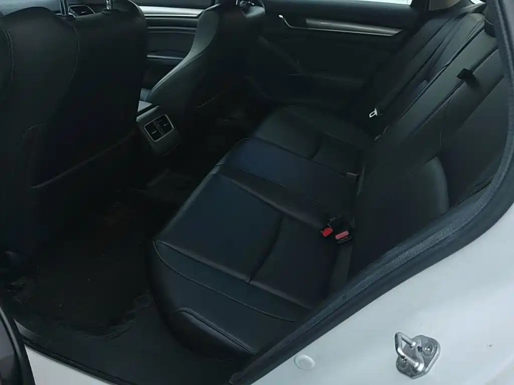 Honda Accord — фото 13